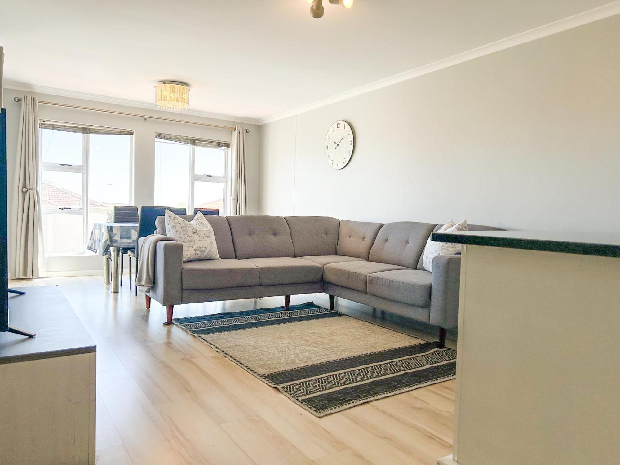 Century Hideaway With Mountain Views, Security, Free Parking Le Cap