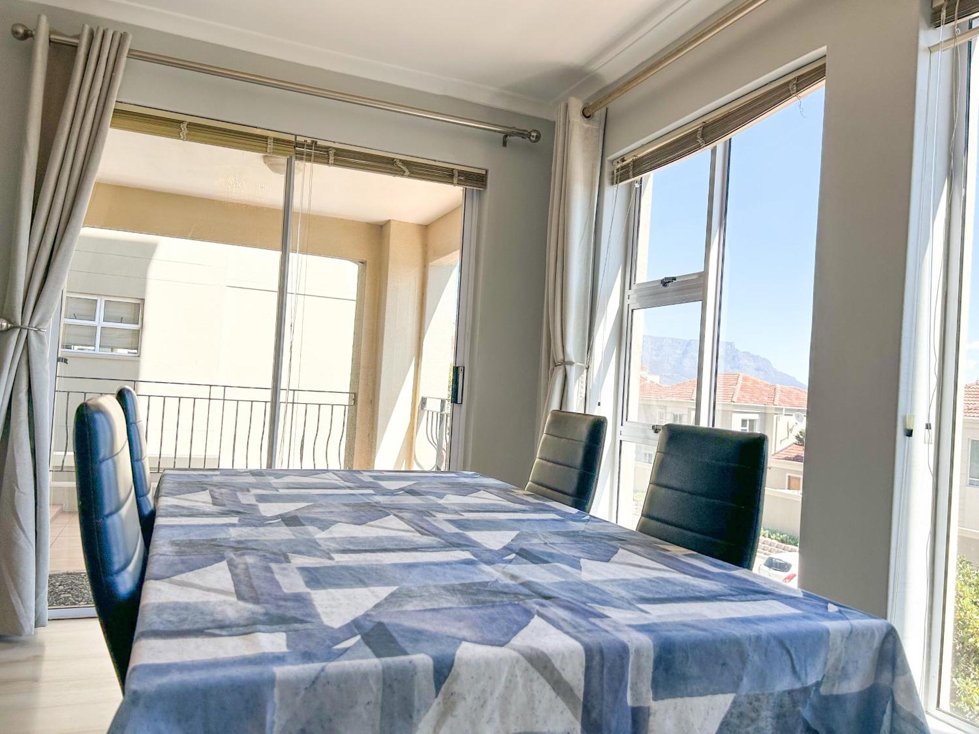 Century Hideaway With Mountain Views, Security, Free Parking Le Cap