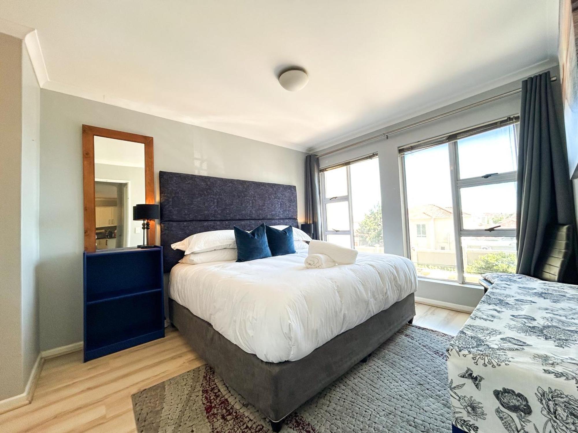 Century Hideaway With Mountain Views, Security, Free Parking * Le Cap